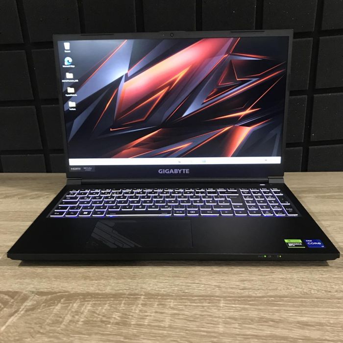 Ноутбук Gigabyte G5 KF5 144Hz i7-13620H/16GB/1TBSSD/RTX4060-8GB Б/В