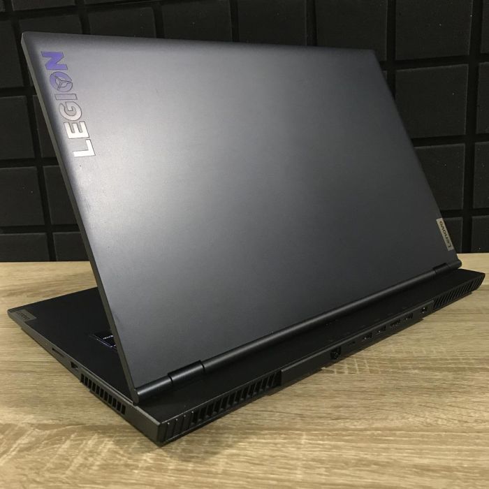 Ноутбук Lenovo Legion 5 17,3" 144Hz Ryzen 5 5600H/16GB/512SSD/RTX3060-6GB Б/В