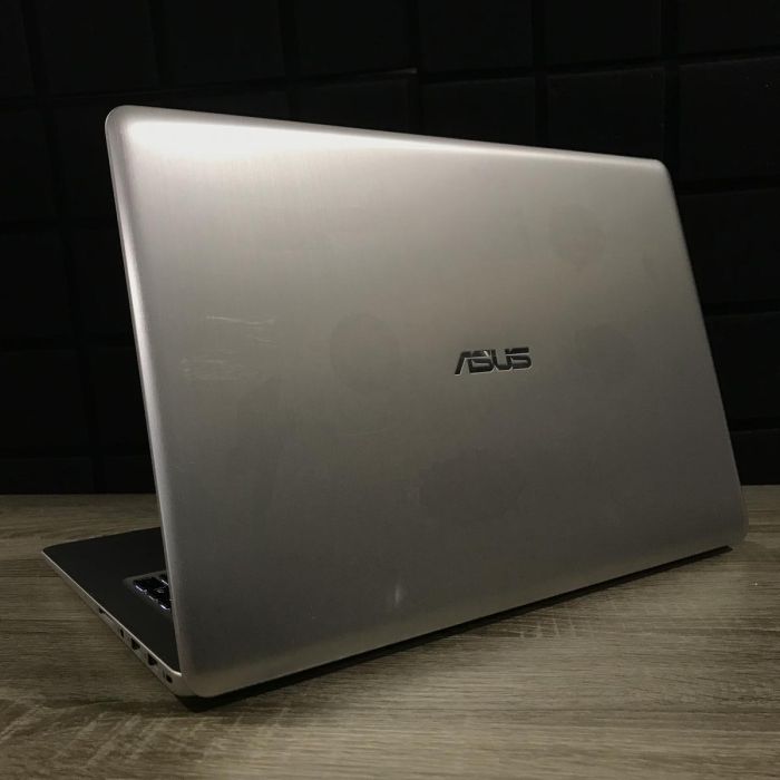Ноутбук Asus X580VD I7-7700HQ/16GB/256SSD+1TBHDD/GTX1050-4GB Б/В