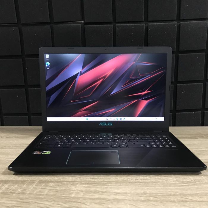 Ноутбук Asus VivoBook X570ZD Ryzen 5 2500U/12GB/256SSD+1TBHDD/GTX1050-2GB Б/В