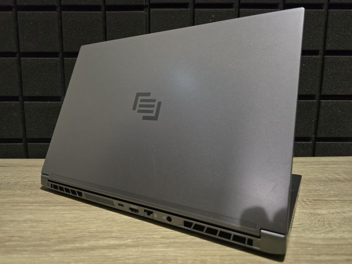 Ноутбук MAINGEAR 240Hz i7-11800H/32Gb/512SSD/RTX3070-8Gb Б/В