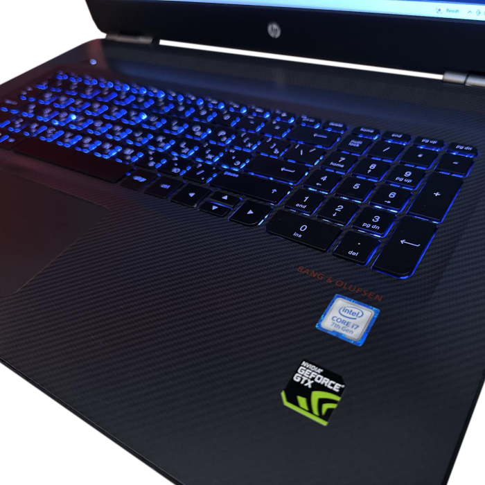 Ноутбук HP Omen 17 i7-7700HQ 16Gb 240Gb SSD 1Tb HDD GTX1060-6Gb Б/В