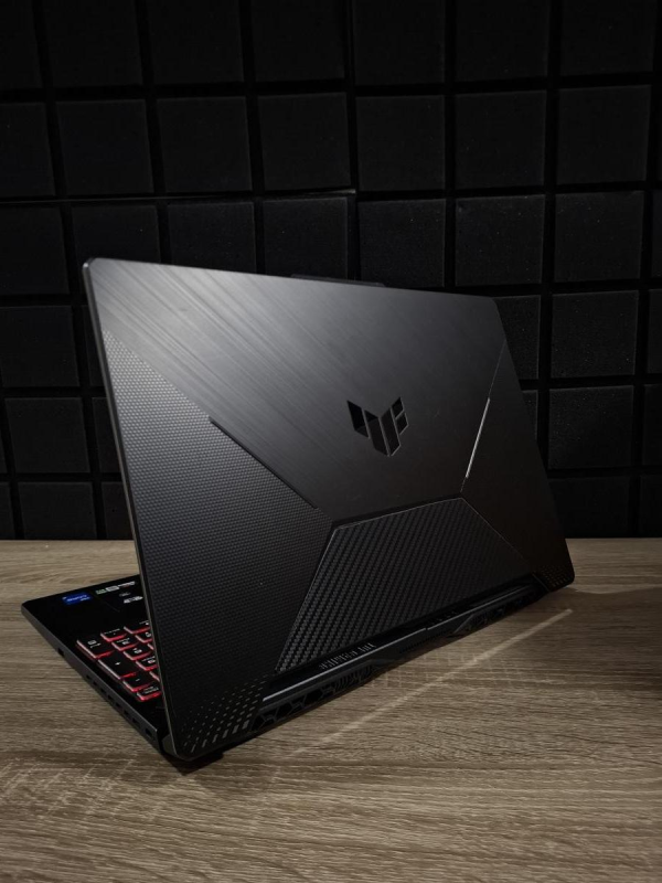 Ноутбук Asus TUF F15 144Hz i5-11400H/16GB/512SSD/RTX3050-4GB Б/В
