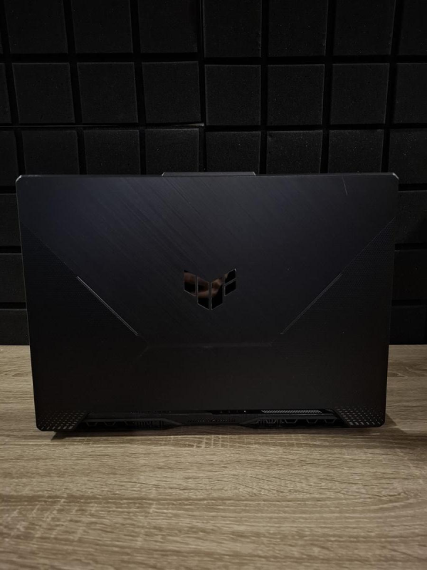 Ноутбук ASUS TUF Gaming F15 144Hz i5-11400H/16GB/512SSD/RTX3050-4GB Б/В