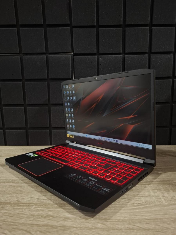 Ноутбук Acer Nitro 5 AN515-55-58M3 144Hz i5-10300H/16GB/512SSD/GTX1650TI-4GB Б/В