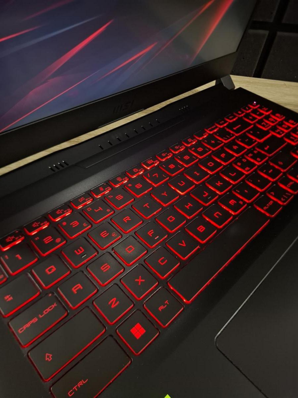 Ноутбук MSI Katana GF66 11UE 144Hz i5-11400H/16GB/512SSD/RTX3060-6GB Б/В