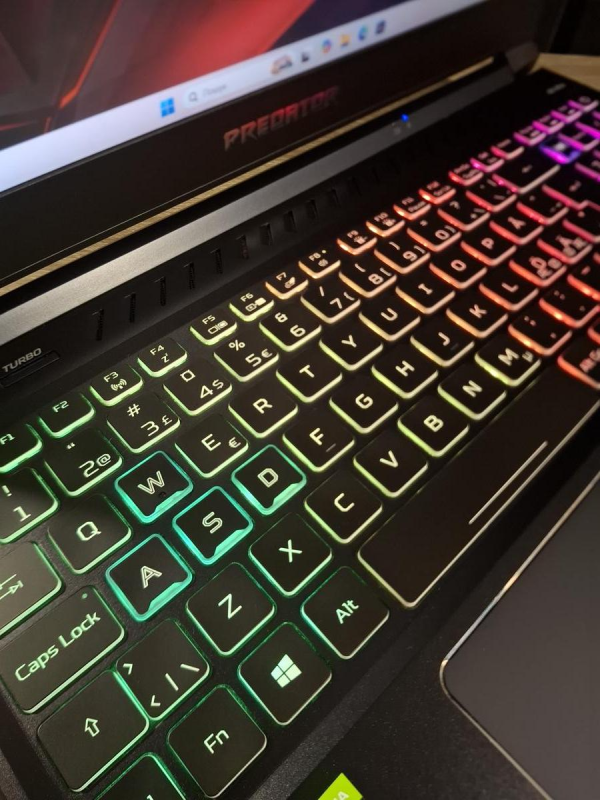 Ноутбук Acer Predator Helios 300 144Hz i7-10750H/32GB/512SSD/RTX3070-8GB Б/В