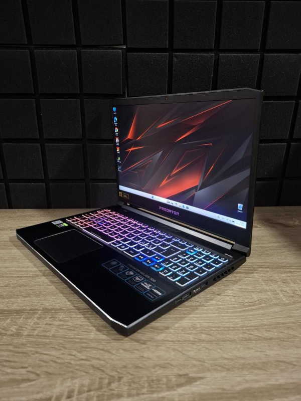 Ноутбук Acer Predator Helios 300 144Hz i7-10750H/32GB/512SSD/RTX3070-8GB Б/В