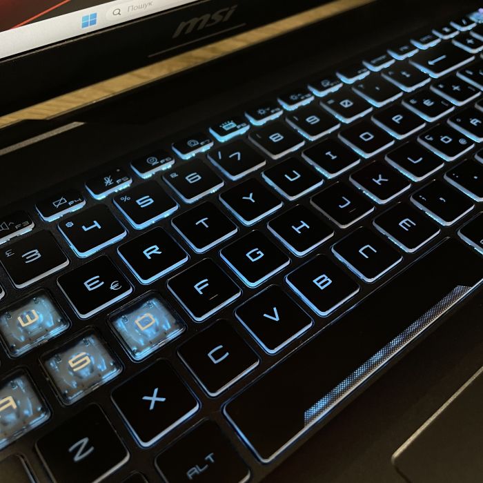 Ноутбук MSI CYBORG 15 A13V 144Hz I7-13620H/16GB/1TBSSD/RTX4060-8GB Б/В