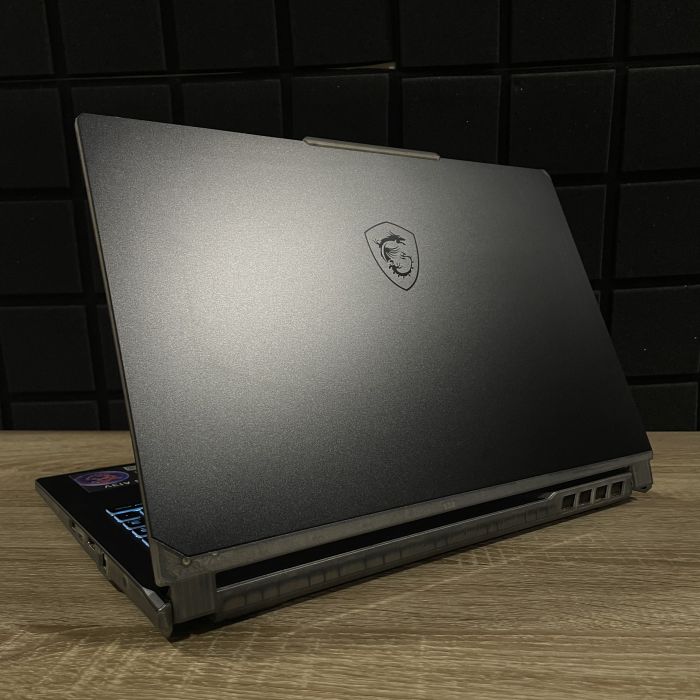Ноутбук MSI CYBORG 15 A13V 144Hz I7-13620H/16GB/1TBSSD/RTX4060-8GB Б/В