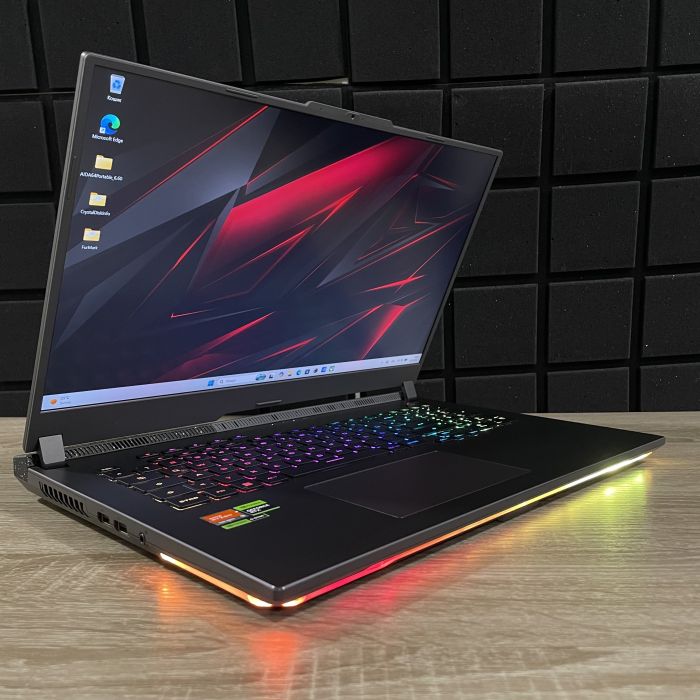 Ноутбук Asus ROG Strix G713PV 17,3" 2K 240Hz Ryzen 9 7940HX/16GB/1TBSSD/RTX4060-8GB Б/В