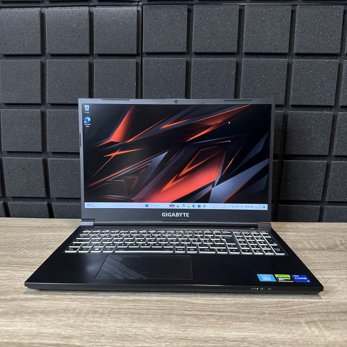 Ноутбук Gigabyte G5 144Hz i5-13500H/16GB/512SSD/RTX4060-8GB Б/В