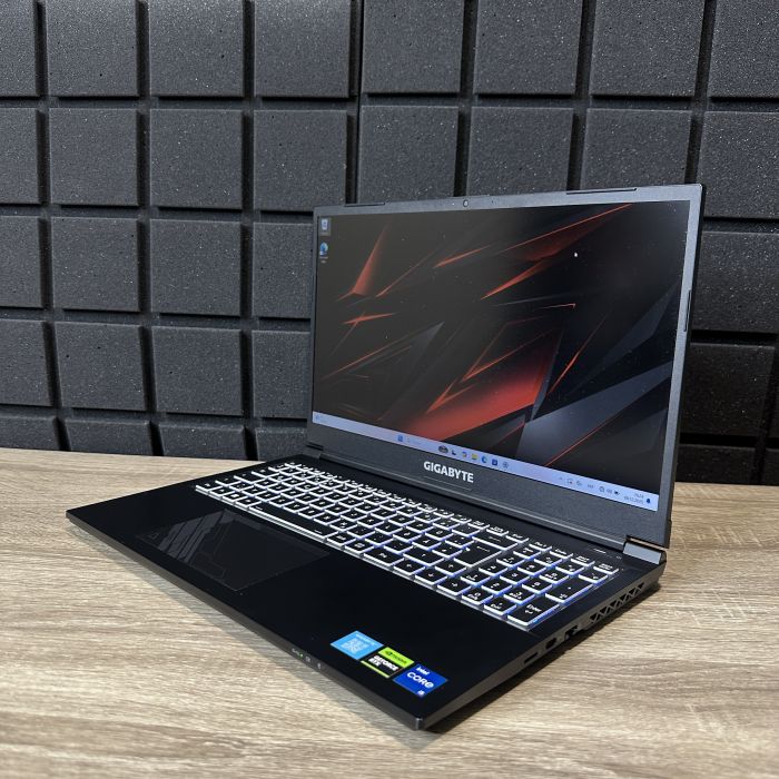Ноутбук Gigabyte G5 144Hz i5-13500H/16GB/512SSD/RTX4060-8GB Б/В