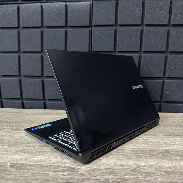 Ноутбук Gigabyte G5 144Hz i5-13500H/16GB/512SSD/RTX4060-8GB Б/В