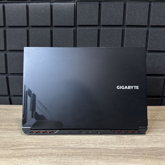 Ноутбук Gigabyte G5 144Hz i5-13500H/16GB/512SSD/RTX4060-8GB Б/В