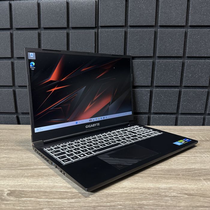 Ноутбук Gigabyte G5 144Hz i5-13500H/16GB/512SSD/RTX4060-8GB Б/В