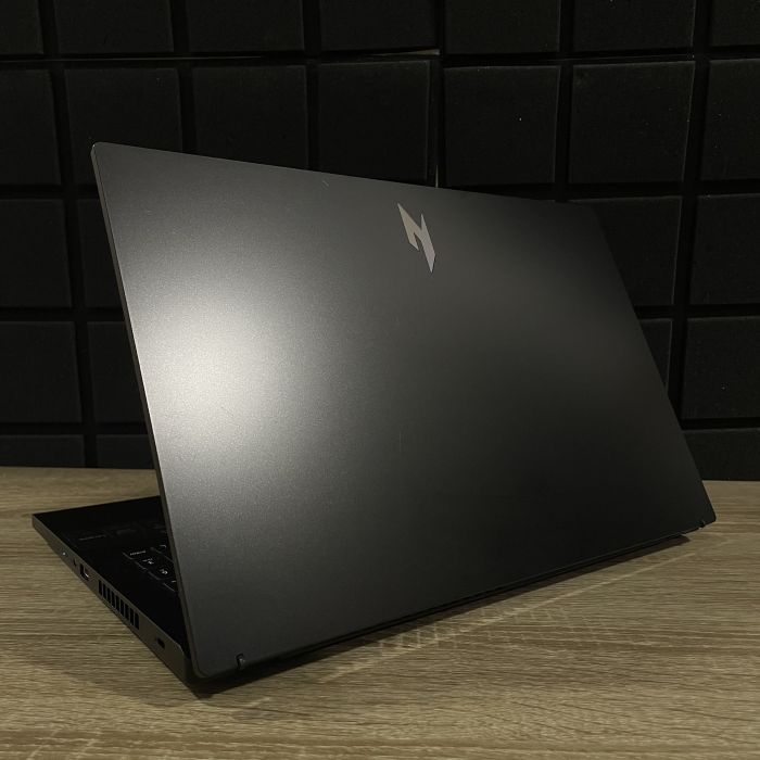 Ноутбук Acer Nitro V15 165Hz Ryzen 57535HS/16GB/512SSD/RTX4060-8GB Б/В