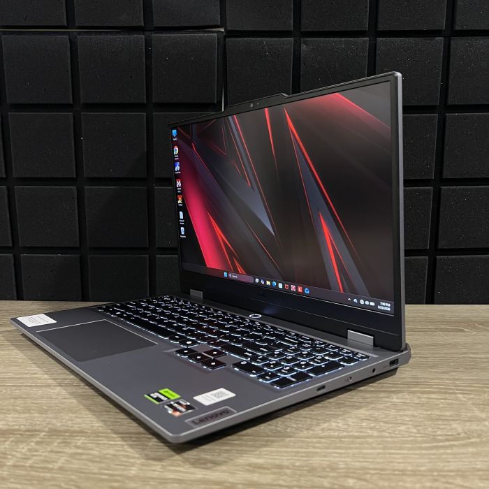 Ноутбук Lenovo LOQ 144Hz Ryzen 5 7235HS/12GB/512SSD/RTX4050-6GB Б/В
