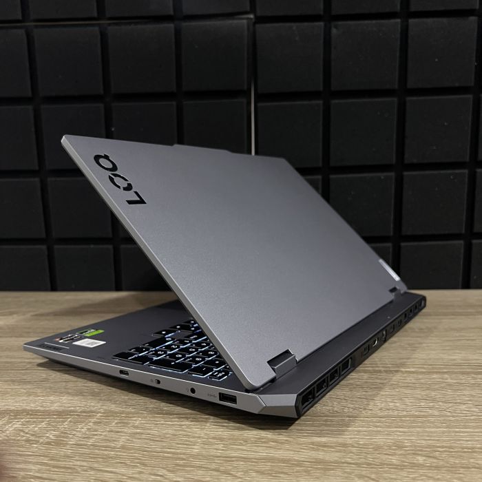 Ноутбук Lenovo LOQ 144Hz Ryzen 5 7235HS/12GB/512SSD/RTX4050-6GB Б/В