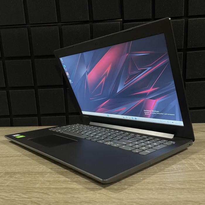 Ноутбук Lenovo IdeaPad 330-15 I3-7020U/8GB/256SSD/MX150-2GB Б/В
