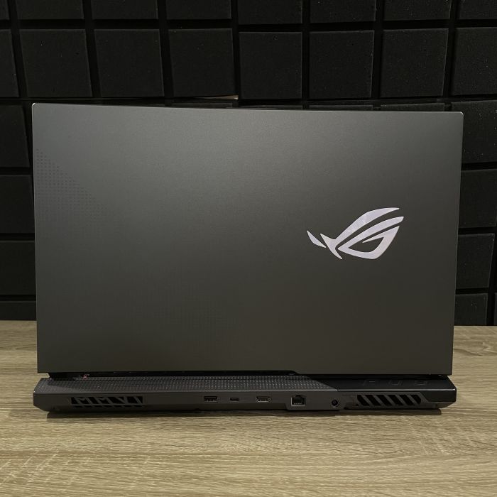 Ноутбук Asus ROG Strix G17 300Hz Ryzen 9 5900HX/32GB/1TBSSD/RTX3070-8GB Б/В