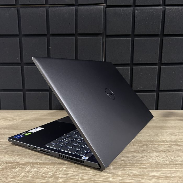 Ноутбук Dell Vostro i7-11800H/16GB/512SSD/RTX3050-4GB Б/В