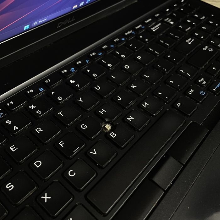 Ноутбук DELL Latitude 5590 I5-8350U/8GB/256SSD/IntelUHD Б/В