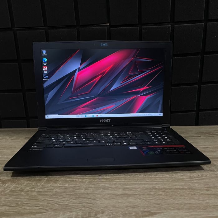 Ноутбук MSI GL62M 7RD i5-7300HQ/8GB/256SSD/GTX1050-2GB Б/В