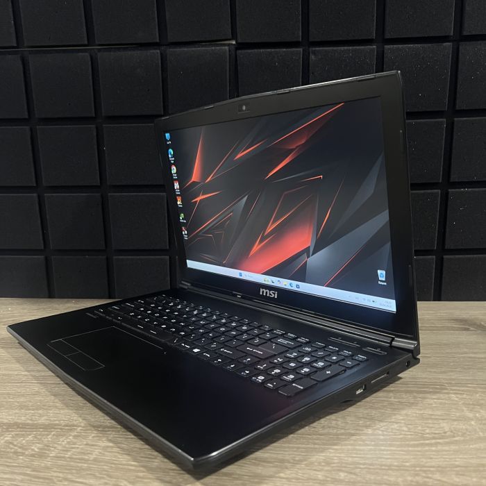 Ноутбук MSI GL62M 7RD i5-7300HQ/8GB/480SSD/1050-2GB Б/В