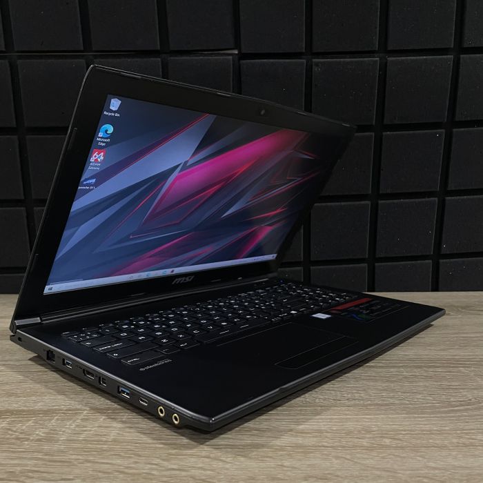 Ноутбук MSI GL62M 7RD i5-7300HQ/8GB/256SSD/GTX1050-2GB Б/В
