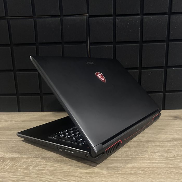 Ноутбук MSI GL62M 7RD i5-7300HQ/8GB/480SSD/1050-2GB Б/В