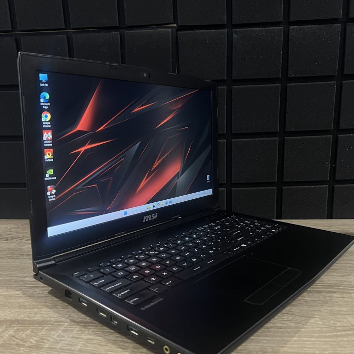 Ноутбук MSI GL62M 7RD i5-7300HQ/8GB/480SSD/1050-2GB Б/В