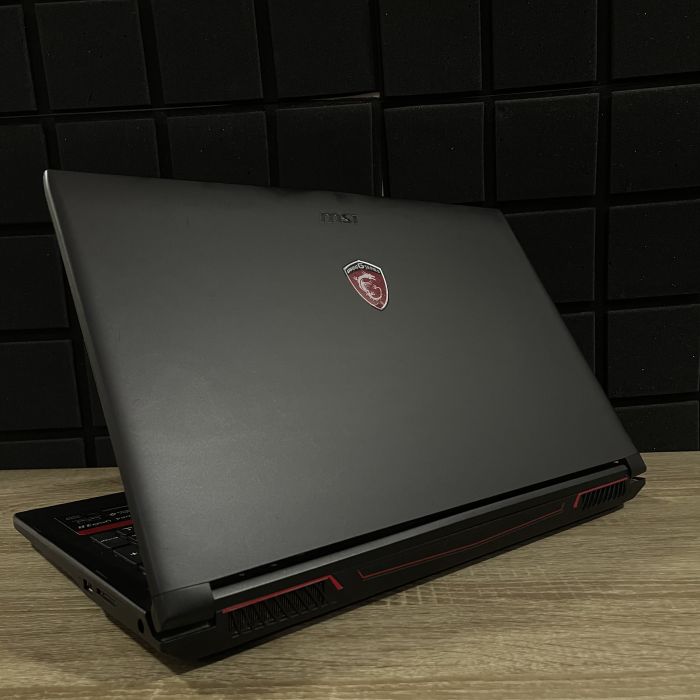 Ноутбук MSI GL62M 7RD i5-7300HQ/8GB/256SSD/GTX1050-2GB Б/В