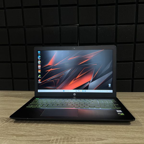 Ноутбук HP PAVILION 15 i5-7300HQ/16GB/128SSD+1TbHDD/GTX1050-2GB Б/В