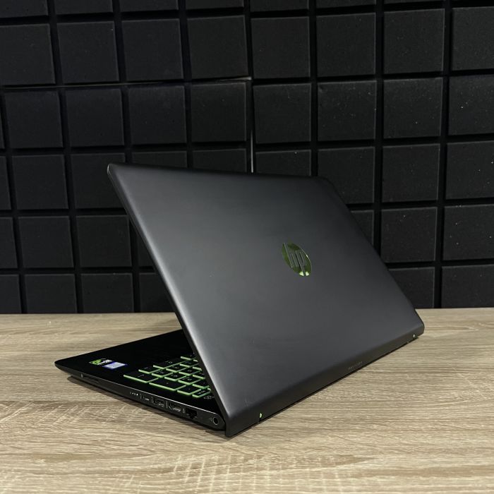 Ноутбук HP PAVILION 15 i5-7300HQ/16GB/128SSD+1TbHDD/GTX1050-2GB Б/В