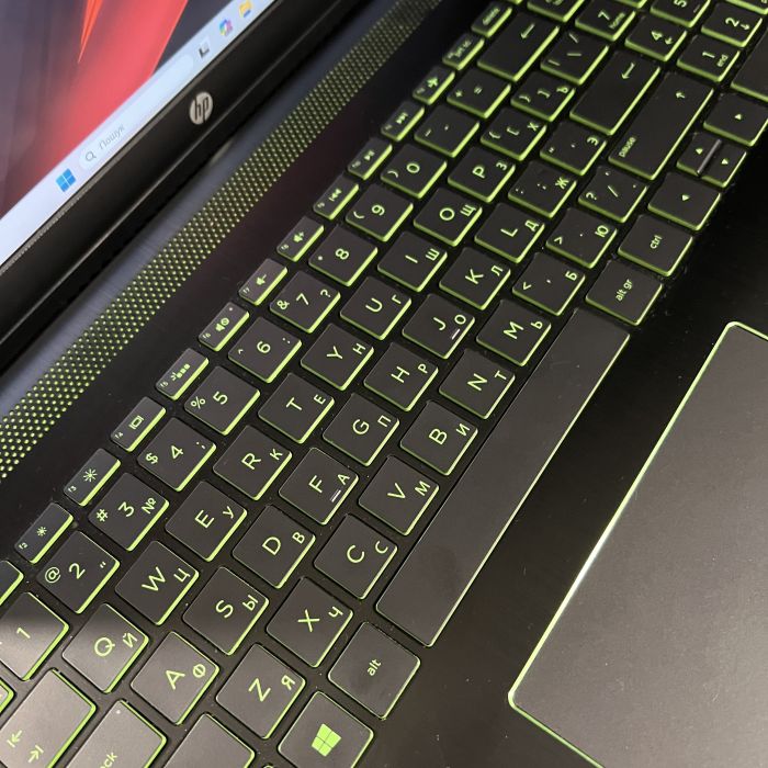 Ноутбук HP PAVILION 15 i5-7300HQ/16GB/128SSD+1TbHDD/GTX1050-2GB Б/В