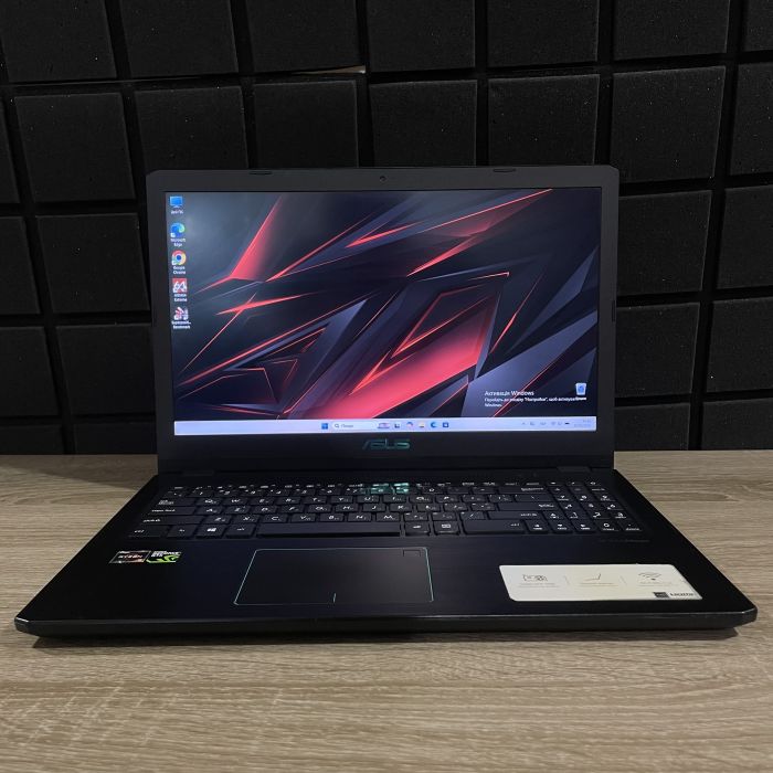 Ноутбук Asus VivoBook R570ZD Ryzen 5 2500U/12GB/512SSD/GTX1050-2GB Б/В