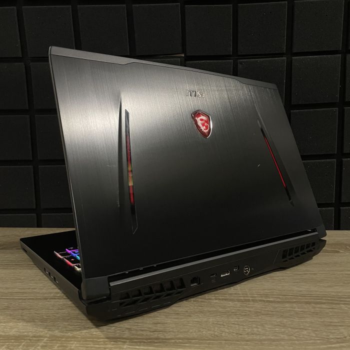 Ноутбук MSI GT63 Titan 8RF 120HZ I7-8750H/16GB/256SSD/GTX1070-8GB Б/В