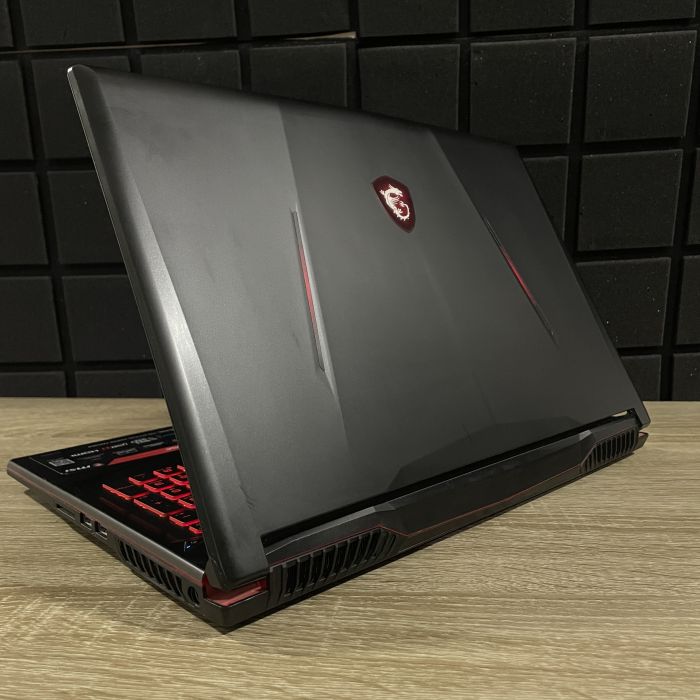 Ноутбук MSI GL63 8SE 120Hz I5-8300H/16GB/256SSD/RTX2060-6GB Б/В