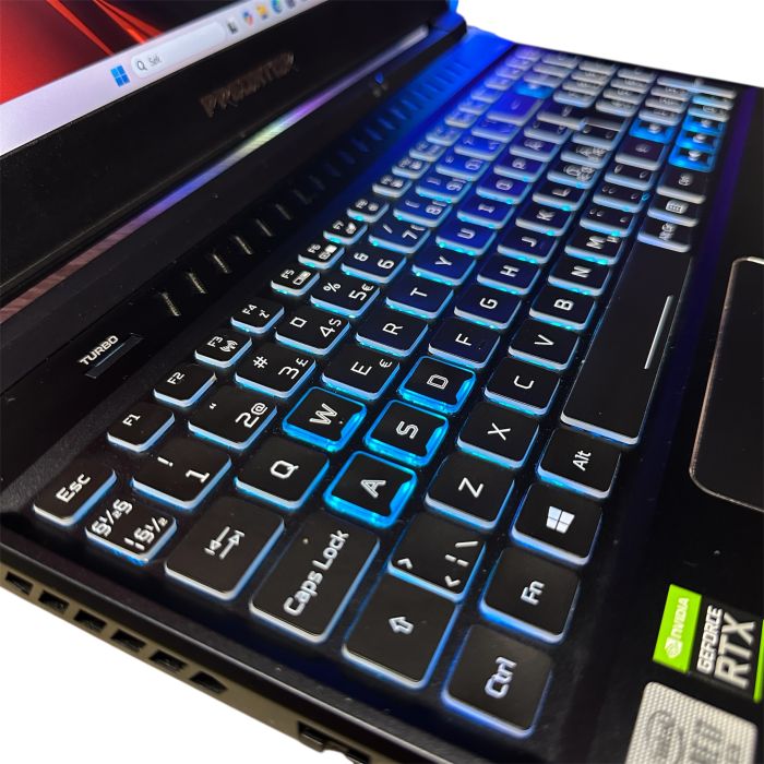 Ноутбук Acer Predator 144HZ i7-10870H/16Gb/1Tb SSD/RTX2070 Б/В