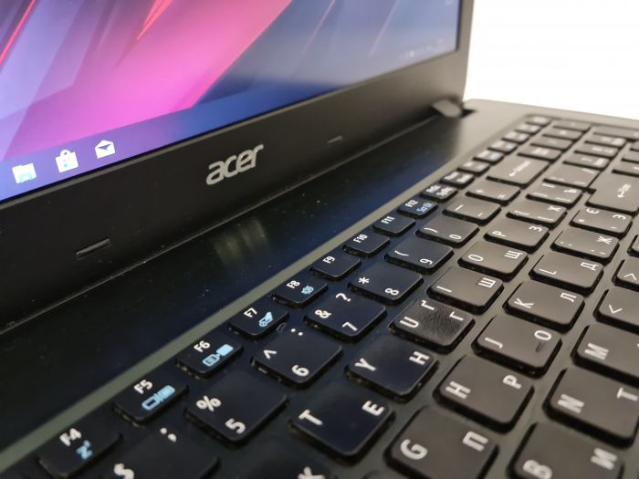 Ігровий ноутбук Acer Aspire E5-575 i3-7100U 8Gb 240Gb SSD GTX950M Б/В