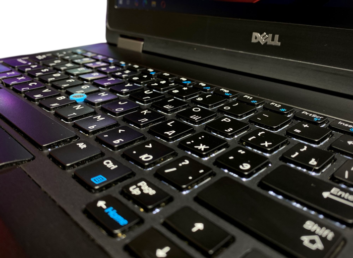 Ноутбук Dell 3510 i7-6820HQ 8Gb 256SSD Intel HD 530+R9 M360-2Gb