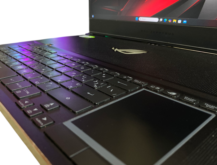 Ноутбук Asus ROG Zephyrus 17.3" 300ГЦ i7-10750H/16Gb/512SSD/RTX2070 Super Б/В