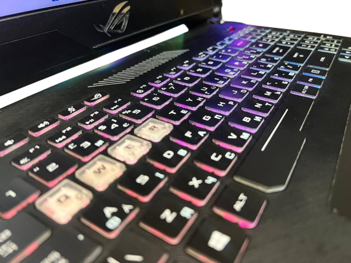 Ноутбук ASUS ROG SCAR 144Hz i7-8750H/16Gb/512SSD/RTX2060-6Gb Б/В
