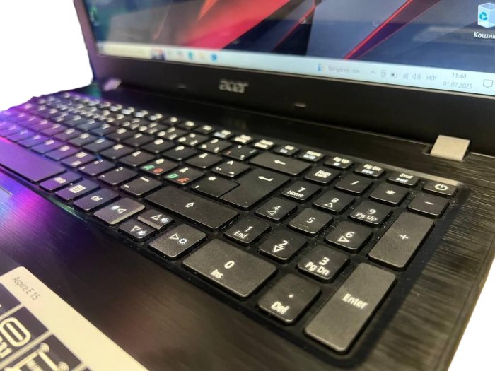 Ноутбук Acer Aspire E5-553 A10-9600P/8Gb/120SSD/Radeon R5 Б/В
