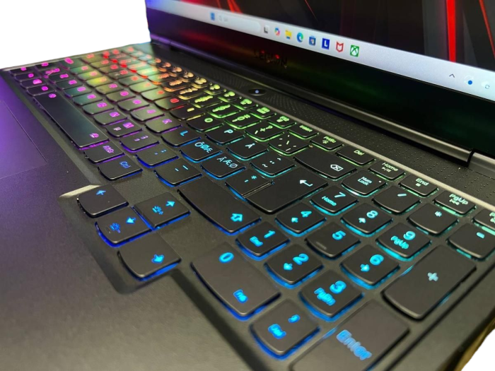 Ноутбук Lenovo Legion 7 240Hz i7-10750H 16Gb 1Tb SSD RTX2070 Super Б/В