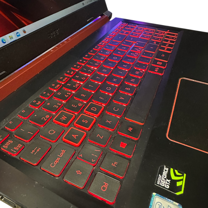 Ноутбук Acer Nitro 5 i7-7700HQ/16Gb/256SSD+1Tb/GTX1050Ti-4Gb Б/В