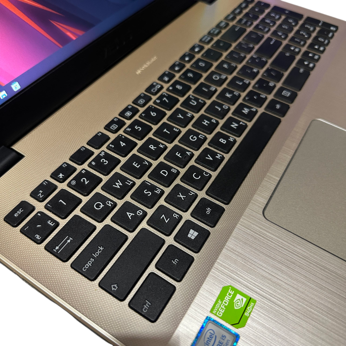 Ноутбук Asus VivoBook 15 i5-7200U/16Gb/256SSD+1Tb HDD/940MX-2Gb Б/В