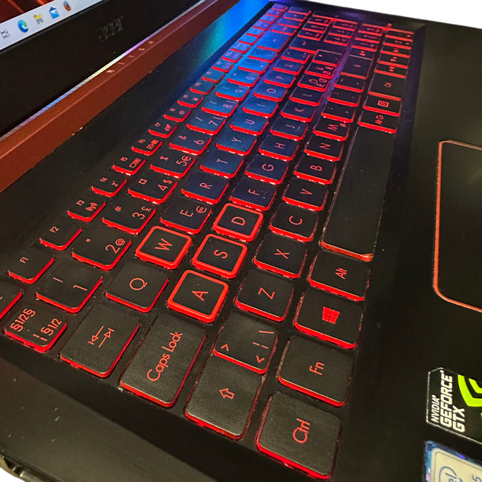 Ноутбук Acer Nitro i5-7300HQ/8Gb/256SSD/GTX1050-2Gb Б/В