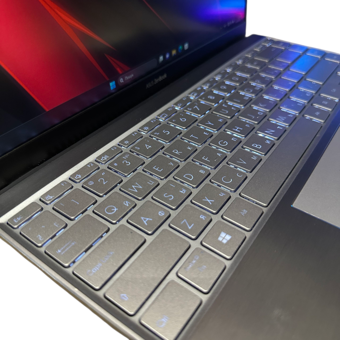 Ноутбук ASUS Zenbook 14 UM425 Ryzen 7 5700U/8Gb/256SSD/Nvidia MX450-2Gb Б/В
